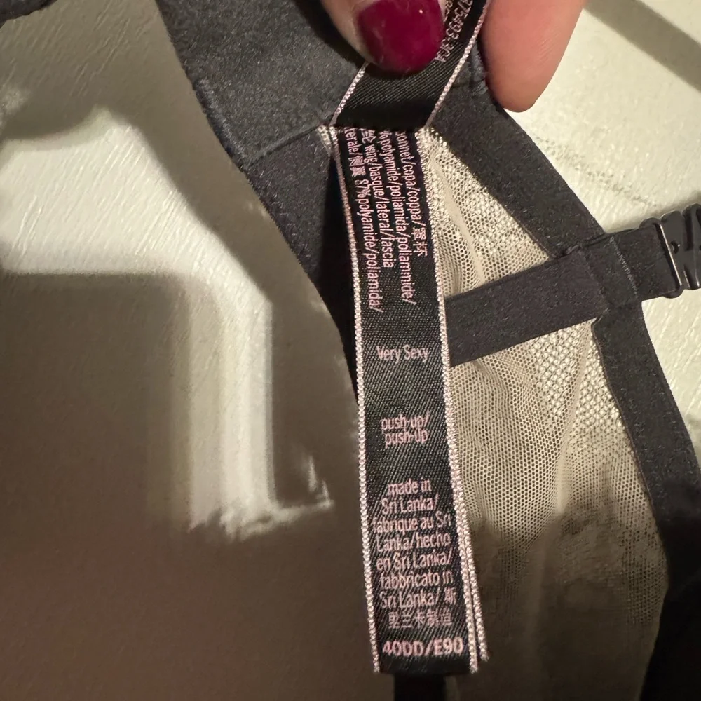 Victoria’s Secret Very Sexy Push Up Bra - Picture 6 of 6